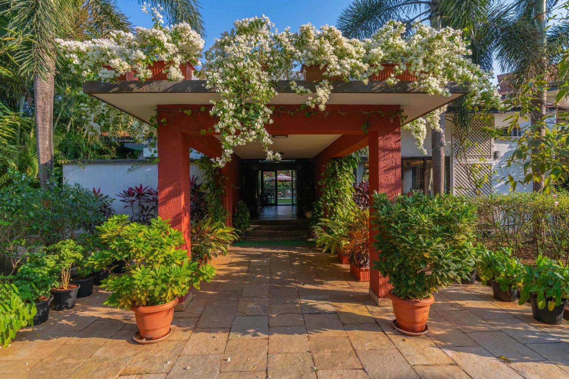 Stayvista At Moksh Villa - Bbq & Jacuzzi Alibaug Exterior foto
